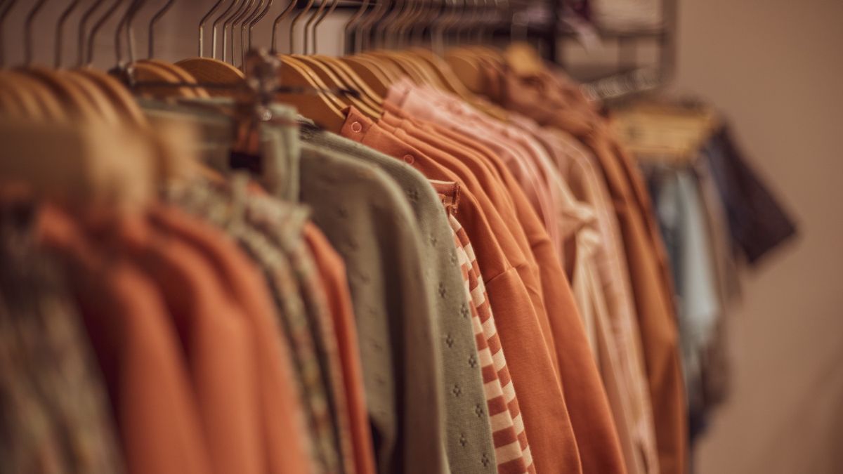 Oblečení a obuv zdražují v ČR z celé EU nejrychleji. Přesto stále patří k nejlevnějším